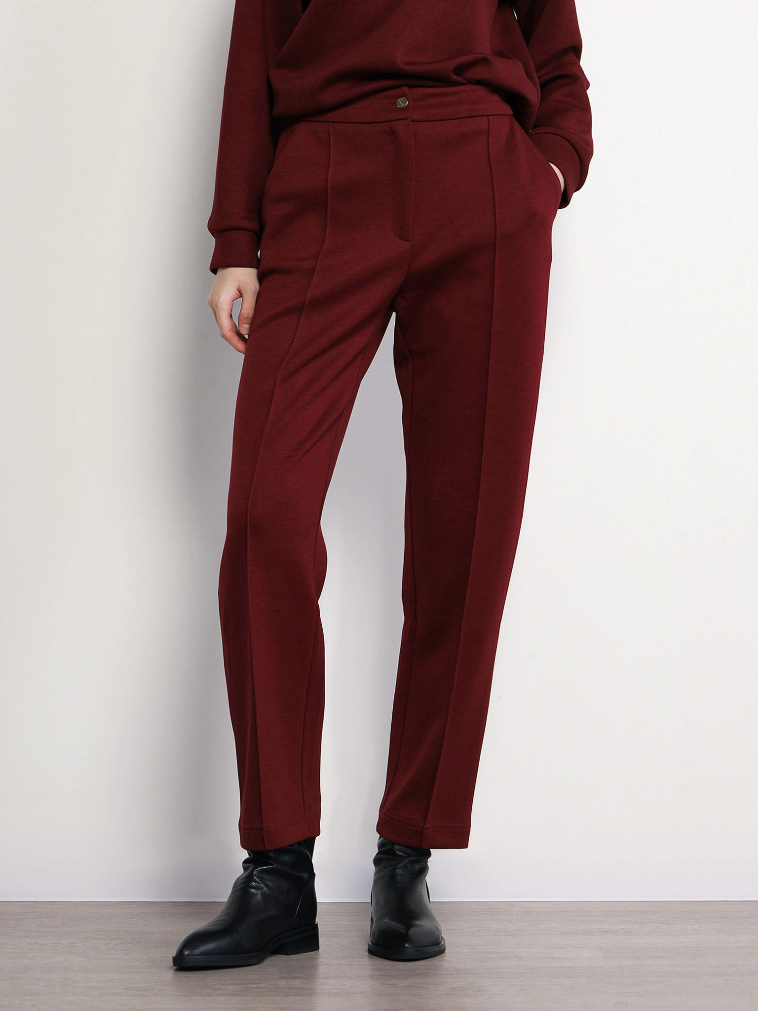 Брюки трикотажные бордового цвета с эластичным поясом